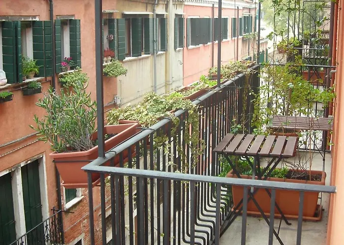 Alloggi Agli Artisti Pensjonat