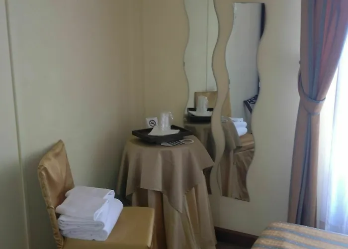 Alloggi Agli Artisti 2*